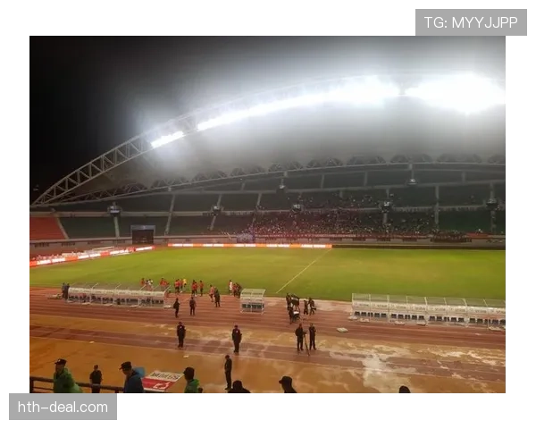 亚运会足球赛门票火爆开售,球迷购票热情高涨 亚运会足球赛门票火爆开售,球迷购票热情高涨