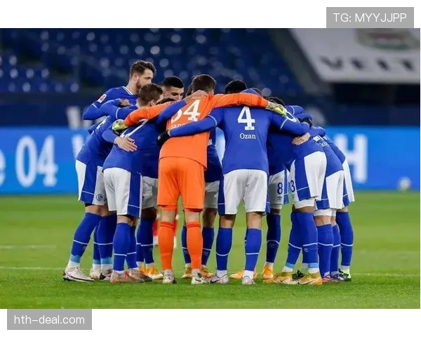 英超球迷热情高涨，跨城团结活动引发广泛关注