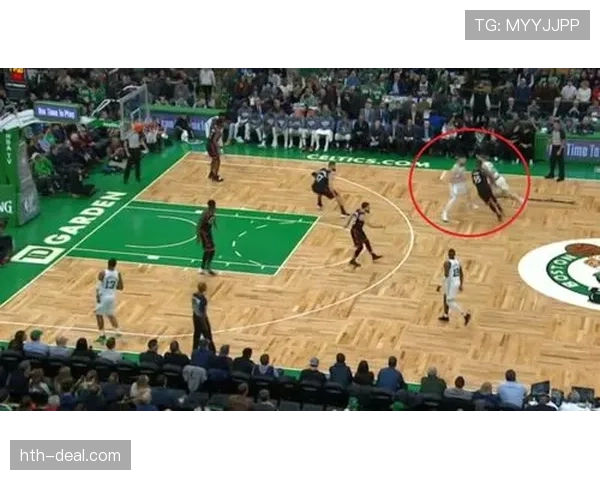 威廉姆斯通过高效挡拆制造错位，助凯尔特人提升关键时刻攻击效率